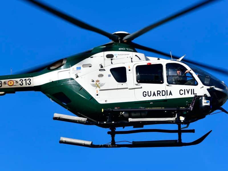 Un helicóptero de la Guardia Civil - Archivo
