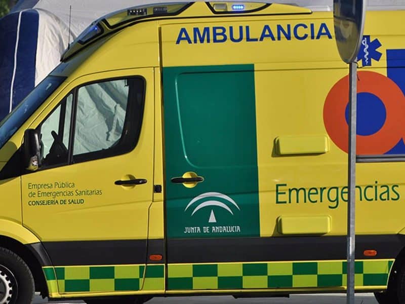 Ambulancia del 061. - JUNTA DE ANDALUCÍA. - Archivo