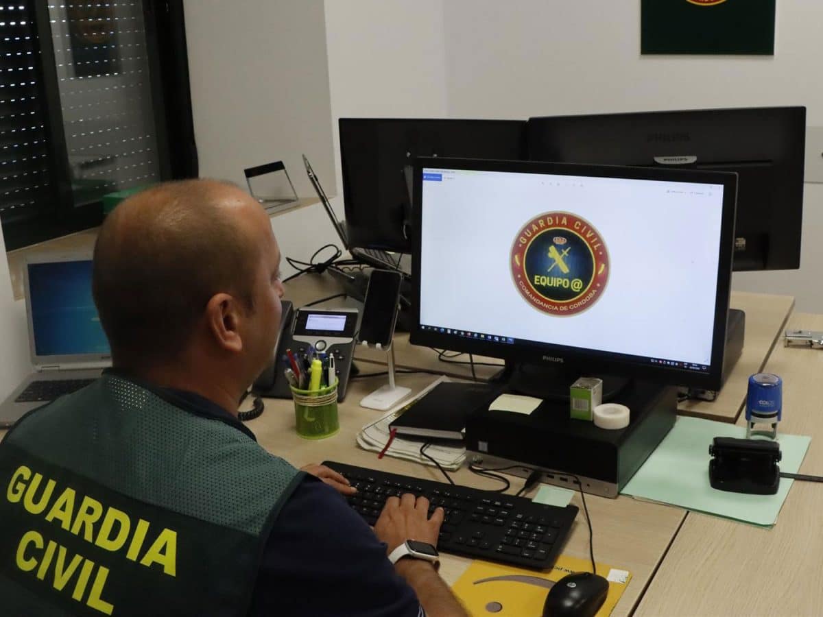 Equipo informático de la Guardia Civil