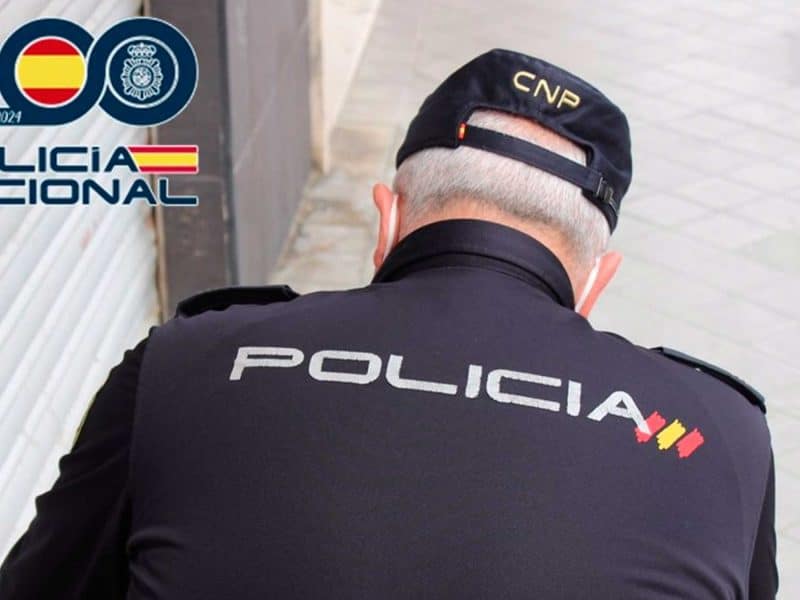 Agente de la Policía Nacional SOCIEDAD ANDALUCÍA ESPAÑA EUROPA GRANADA AUTONOMÍAS POLICÍA NACIONAL