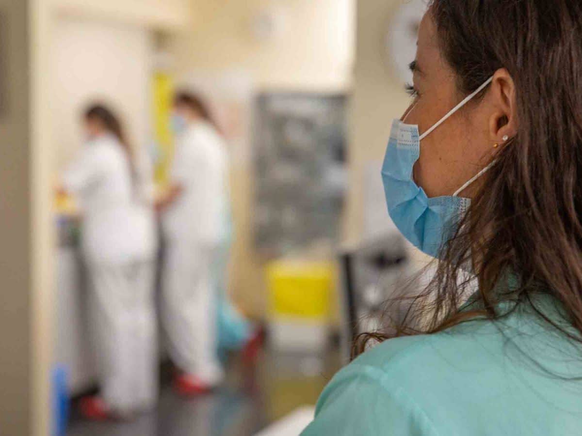 Cartel del curso de formación a profesionales sanitarios en la atención a mujeres víctimas de trata de la Junta de Andalucía. - JUNTA DE ANDALUCÍA