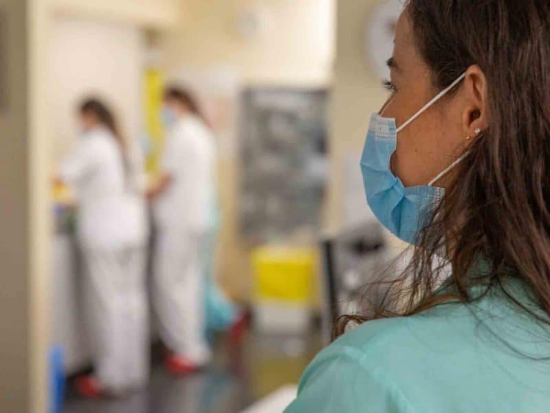 Cartel del curso de formación a profesionales sanitarios en la atención a mujeres víctimas de trata de la Junta de Andalucía. - JUNTA DE ANDALUCÍA