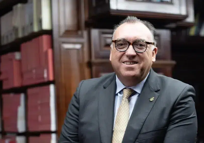 Arturo Bernal, Consejero de Turismo.