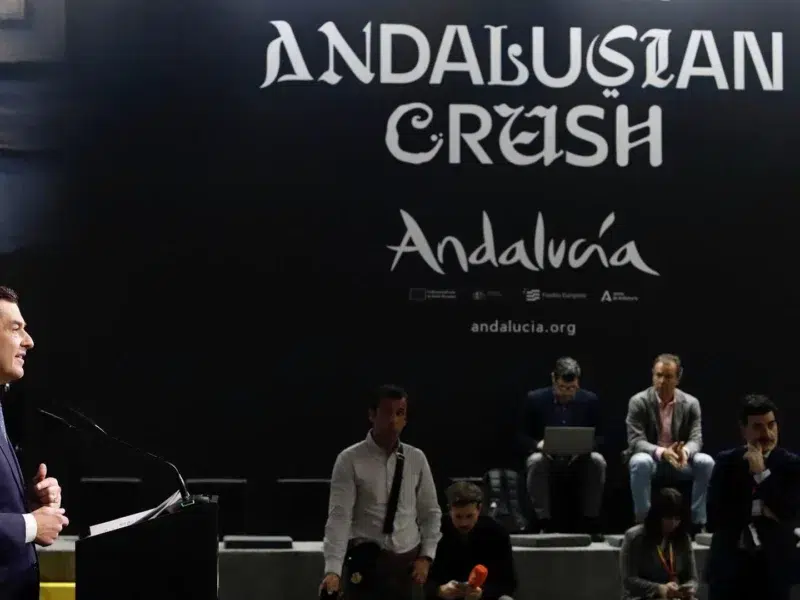 El presidente de la Junta de Andalucía, Juanma Moreno durante el acto de inauguración del pabellón de Andalucía en FITUR 2025. A 22 de enero de 2025 en Madrid, España. El presidente de la Junta de Andalucía, Juanma Moreno, inaugura el pabellón de Andalucí - Álex Zea - Europa Press