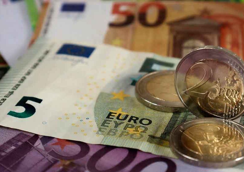 Monedas y billetes