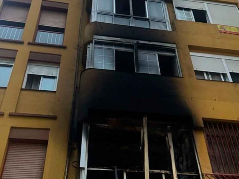 Vivienda incendiada en Parque Bolonia.- AAM