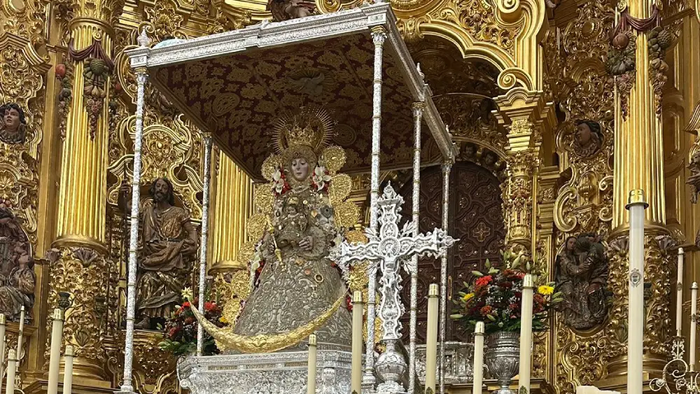 La virgen del Rocío en su paso. - Hdad Matriz de Almonte