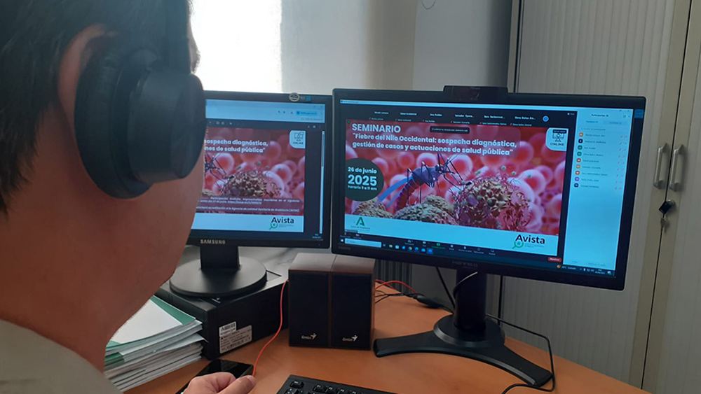 Un profesional sanitario asiste al seminario virtual sobre la Fiebre del Nilo Occidental (FNO). - Junta de Andalucía