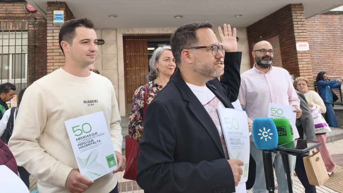 50 medidas programáticas que "Juanma no haría" delante de un centro de salud: Este es el programa electoral de Adelante Andalucía